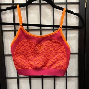Gymshark Small WTFlex Seamless Strappy Sports Bra in  Chevron Pink (Red)